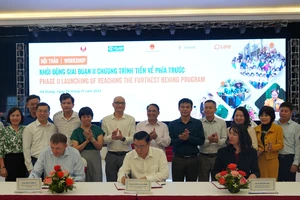 Các tổ chức ký cam kết hỗ trợ cho chương trình “Tiến về phía trước” tại tỉnh Quảng Trị, Hòa Bình và Hà Giang.