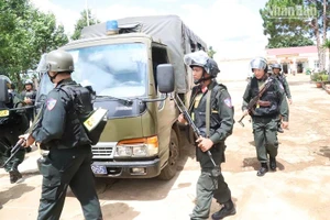 Lực lượng Công an tổ chức truy bắt các đối tượng sau khi xảy ra khủng bố vào trụ sở Ủy ban nhân dân 2 xã Ea Tiêu và Ea Ktur, huyện Cư Kuin ngày 11/6/2023.