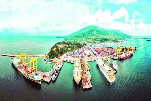 Cảng Đà Nẵng - cửa ngõ giao thương hàng hải cho miền trung-Tây Nguyên và quốc tế.
