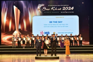 Thẻ Be The Sky được thiết kế dành riêng cho cộng đồng fan “Sky” của Sơn Tùng M-TP. Ảnh: MB