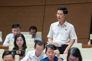 Ông Đào Hồng Vận, Ủy viên Ban Thường vụ Tỉnh ủy, Trưởng Ban Tuyên giáo Tỉnh ủy Hưng Yên được bầu làm Trưởng đoàn đại biểu Quốc hội khóa XV tỉnh Hưng Yên. 