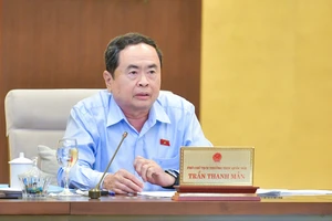 Phó Chủ tịch Thường trực Quốc hội Trần Thanh Mẫn phát biểu chỉ đạo tại phiên họp.