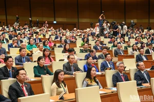 Quốc hội khóa XV bước vào ngày làm việc đầu tiên của Kỳ họp thứ 7. (Ảnh: DUY LINH)