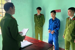 Cơ quan chức năng khởi tố, bắt tạm giam Nguyễn Tấn Sang, người đã dùng dao đâm chết Phó Trưởng Công an phường Thủy Vân.