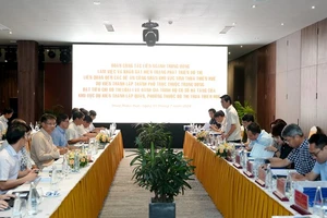 Toàn cảnh tại buổi làm việc giữa Đoàn công tác liên ngành của Trung ương và Ủy ban nhân dân tỉnh Thừa Thiên Huế.