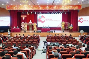 Hội thảo “Đại học Huế - 30 năm tái lập và phát triển thành Đại học Quốc gia”.