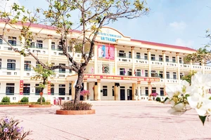 Trường tiểu học và trung học cơ sở An Thanh (huyện Quỳnh Phụ, tỉnh Thái Bình) được đầu tư xây dựng khang trang với số vốn khoảng 25 tỷ đồng. 