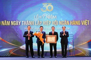 Hiệp hội Ngân hàng Việt Nam kỷ niệm 30 năm thành lập và đón nhận Bằng khen của Thủ tướng Chính phủ.