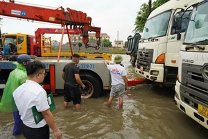 Bảo hiểm Agribank có mặt tại hiện trường để kịp thời cùng khách hàng cứu hộ các phương tiện.