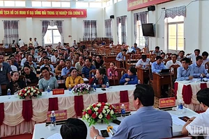 Cuộc họp của lãnh đạo tỉnh Cà Mau và cấp ủy, chính quyền huyện U Minh với người dân địa phương nhằm tháo gỡ khó khăn liên quan tuyến đường U Minh-Khánh Hội.