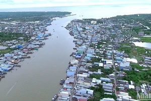 Một góc cửa biển Sông Đốc (huyện Trần Văn Thời), nơi từng là bến chuyên chở lực lượng tập kết ra bắc cách đây 70 năm tại Cà Mau. 