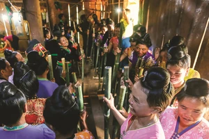 Điệu nhảy “Xé pang” trong lễ hội truyền thống Pang phoóng của dân tộc Kháng ở Điện Biên. (Ảnh: Báo Dân tộc) 