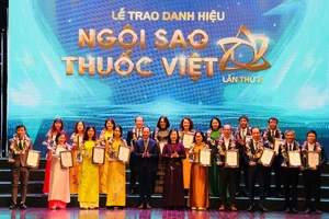 Trao danh hiệu "Ngôi sao thuốc Việt" cho 18 doanh nghiệp