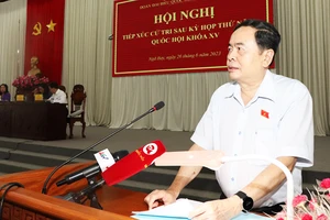 Phó Chủ tịch Thường trực Quốc hội Trần Thanh Mẫn phát biểu tại buổi tiếp xúc cử tri thành phố Ngã Bảy (Hậu Giang).