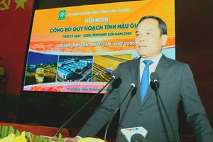 Phó Thủ tướng Trần Lưu Quang phát biểu tại Hội nghị.