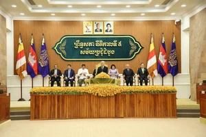 Thượng nghị viện Campuchia khóa V khai mạc phiên họp đầu tiên dưới sự chủ trì của Quốc vương Norodom Sihamoni. (Ảnh: Fresh News)