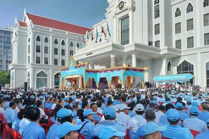 Lễ kỷ niệm 73 năm Ngày thành lập Đảng Nhân dân Campuchia diễn ra tại Cung 7/1 ở Thủ đô Phnom Penh. (Ảnh: Sơn Xinh)