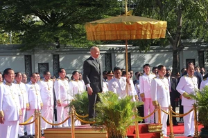 Lễ kỷ niệm 71 năm Quốc khánh và Ngày thành lập Quân đội Hoàng gia Campuchia diễn ra dưới sự chủ trì của Quốc vương Norodom Sihamoni.