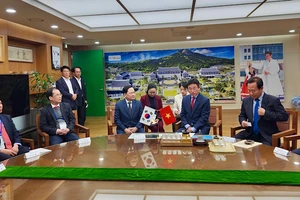 Đoàn công tác của tỉnh Bắc Ninh do đồng chí Bí thư Tỉnh ủy làm Trưởng đoàn đang có chuyến thăm, làm việc tại Hàn Quốc.