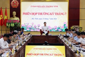 Quang cảnh phiên họp thường kỳ tháng 7 của Ủy ban nhân dân tỉnh Bắc Ninh.