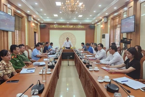Ủy ban nhân dân huyện Cẩm Khê thông tin về công tác giải phóng mặt bằng và tiến hành cưỡng chế thu hồi đất phục vụ dự án khu công nghiệp Cẩm Khê.