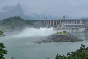 Thủy điện Tuyên Quang dự kiến xả nước xuống hạ lưu khoảng 1.830m3/s.