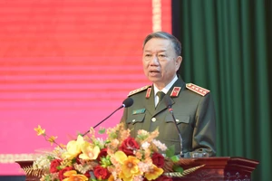 Đại tướng Tô Lâm, Ủy viên Bộ Chính trị, Bí thư Đảng ủy Công an Trung ương, Bộ trưởng Công an phát biểu tại buổi làm việc.
