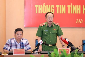 Thiếu tướng Nguyễn Thanh Tùng, Phó Giám đốc Công an thành phố Hà Nội thông tin tại buổi họp báo.