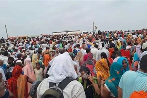 Vụ giẫm đạp xảy ra tại sự kiện tôn giáo ở bang Uttar Pradesh ngày 2/7/2024. Ảnh: NDTV/TTXVN