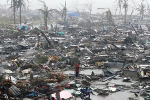 Siêu bão Haiyan tàn phá thành phố Tacloban, thủ phủ tỉnh Leyte (Philippines). Ảnh: Reuters