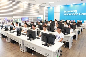Trung tâm Đổi mới sáng tạo quốc gia và Samsung Việt Nam chính thức triển khai đào tạo Chương trình Phát triển nhân tài công nghệ. (Ảnh KỲ DUYÊN)