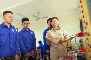 Mô hình đào tạo song song học nghề và học văn hóa cho học sinh đã tốt nghiệp trung học cơ sở tại Trường cao đẳng Than khoáng sản Việt Nam, tỉnh Thái Nguyên. (Ảnh TRỌNG BÌNH)