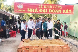 Lễ khởi công xây dựng nhà đại đoàn kết cho người nghèo khu vực biên giới Tây Ninh.