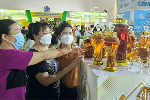 Các sản phẩm OCOP truyền thống của thành phố Cẩm Phả, tỉnh Quảng Ninh phục vụ Tết Nguyên Đán Giáp Thìn 2024.