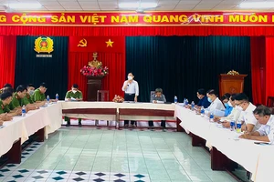 Đoàn giám sát Ủy ban Mặt trận Tổ quốc Việt Nam quận Tân Bình (Thành phố Hồ Chí Minh) giám sát Công an quận Tân Bình về công tác quản lý nhà trọ.
