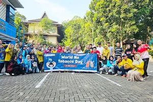 Người dân Indonesia hưởng ứng Ngày Thế giới không thuốc lá 31/5. (Ảnh: UNNES.AC.ID)