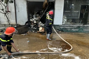 Cháy nhà xưởng công ty dệt may tại Bình Dương