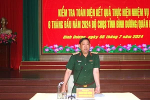 Thượng tướng Huỳnh Chiến Thắng phát biểu ý kiến tại buổi kiểm tra.