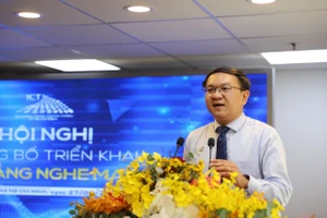 Ông Lâm Đình Thắng, Giám đốc Sở Thông tin và Truyền thông Thành phố Hồ Chí Minh phát biểu tại hội nghị.