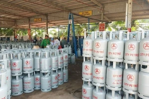Giá gas tháng 5 tại Thành phố Hồ Chí Minh đồng loạt giảm theo đà giảm giá gas nhập khẩu.