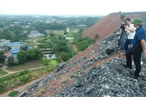 Bãi thải nam của mỏ than Khánh Hòa đang tiến sát các hộ dân ở xóm 1, xã Phúc Hà.