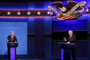 Ông Trump và ông Biden trong một cuộc tranh luận năm 2020. Ảnh: REUTERS