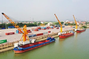 Một góc Tân cảng Quế Võ, Bắc Ninh.