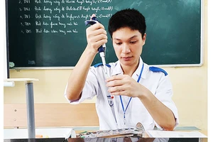 Với Trí, học tập tốt là việc học Bác một cách cụ thể, thiết thực để mai sau cống hiến cho xã hội.