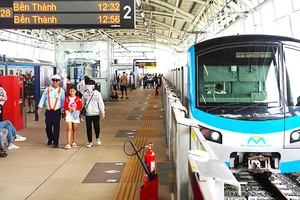 Tuyến metro số 1 mới đưa vào khai thác chạy 200 lượt tàu/ngày.