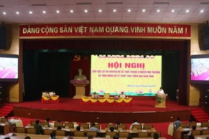 Hội nghị tiếp xúc cử tri chuyên đề về thực trạng ô nhiễm môi trường và tình hình xử lý chất thải trên địa bàn tỉnh Hưng Yên.