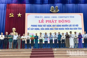 Nguyên lãnh đạo Trung ương, lãnh đạo tỉnh Long An cùng nhà tài trợ dự lễ phát động.