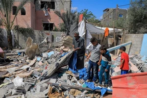 Những ngôi nhà bị phá hủy do cuộc xung đột Hamas-Israel tại thành phố Rafah, Dải Gaza, ngày 7/5/2024. (Ảnh: THX/TTXVN)