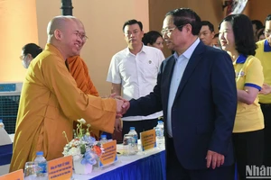 Thủ tướng Phạm Minh Chính dự lễ phát động phong trào "Đăng ký hiến tặng mô, tạng cứu người - Cho đi là còn mãi".