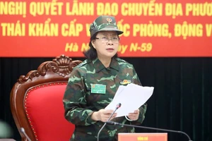 Bí thư Thành ủy Hà Nội Bùi Thị Minh Hoài phát biểu tại hội nghị Ban Thường vụ Thành uỷ trong diễn tập Khu vực phòng thủ Hà Nội 2024.